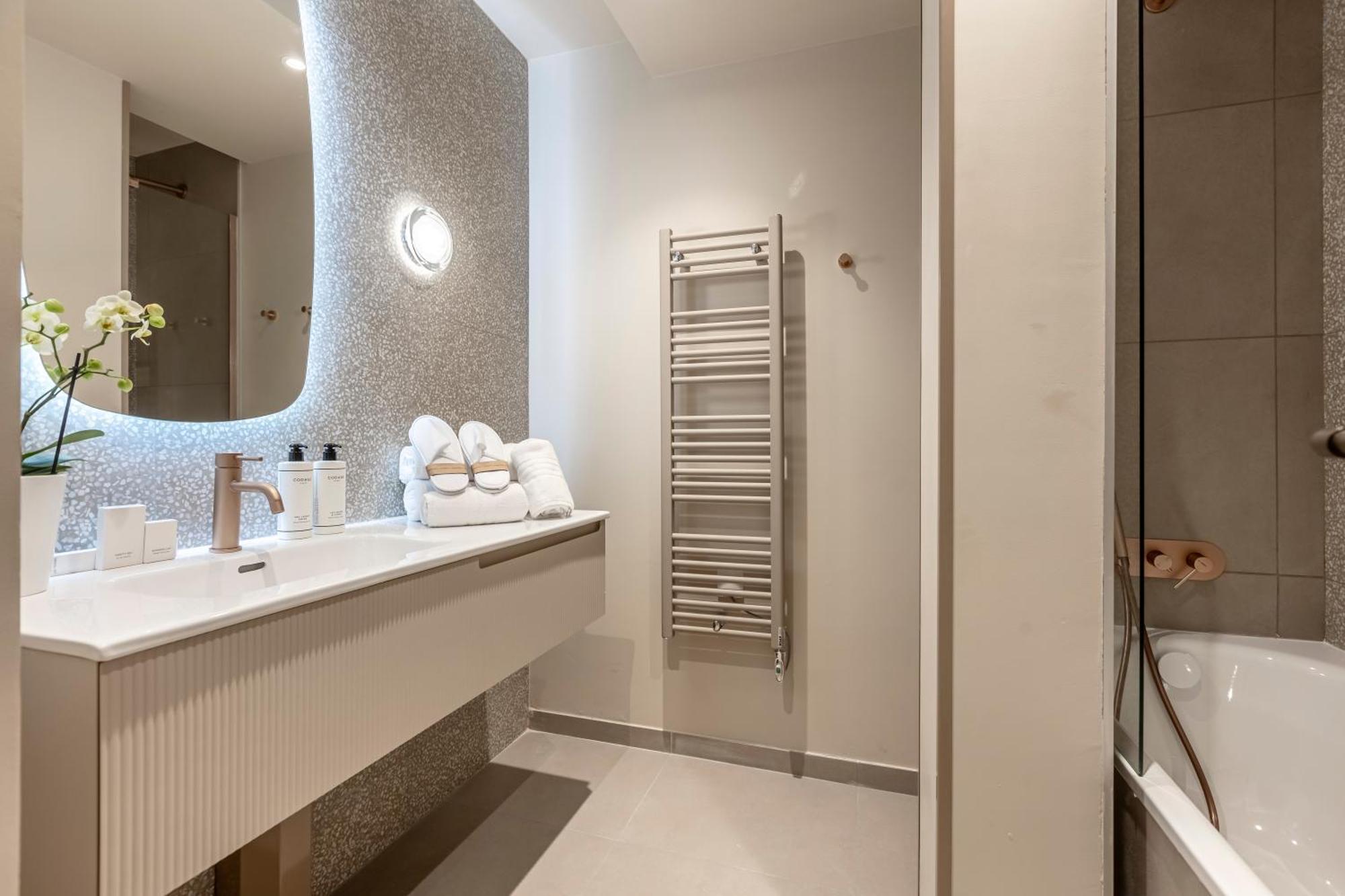 Fl By Sweett Hotel 4*